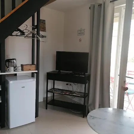 Le Petit Radieux Guest house *